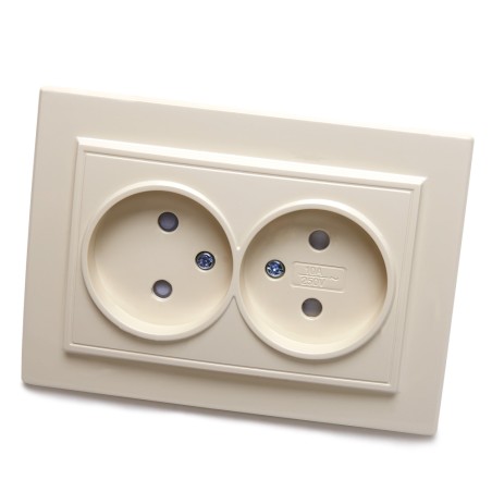 Розетка двухместная б/з,с защитной шторкой,250В, 10А, серия Эрна, слоновая кость Stekker