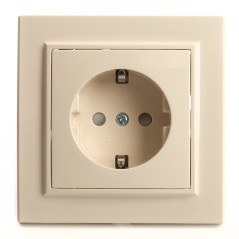 Розетка одноместная с/з,с защитной шторкой,250В, 16А, серия Эрна, слоновая кость Stekker