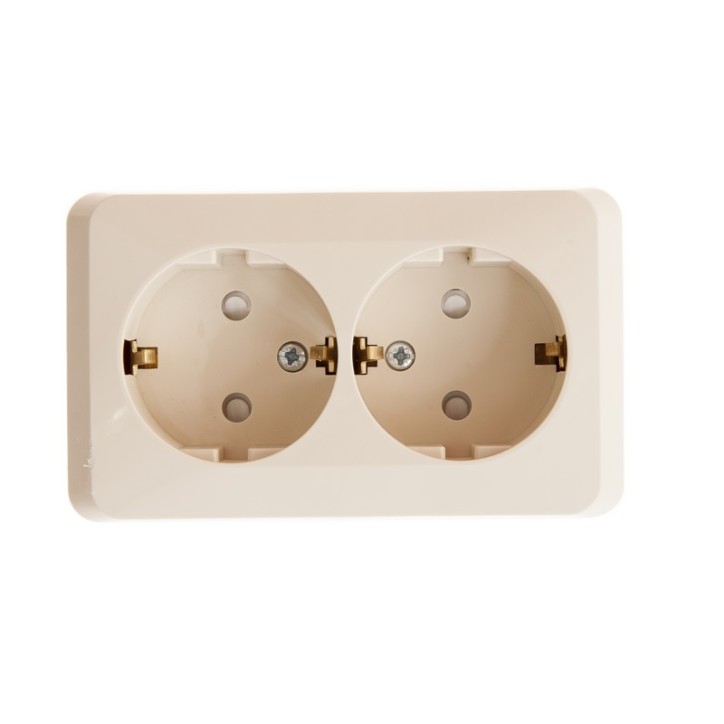 ЭТЮД Розетка двойная наружная с заземлением со шторками бежевая ЭТЮД Розетка двойная наружная с заземлением со шторками бежевая