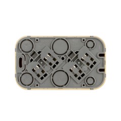 Quteo розетка двойная без заземления без шторок -16 A-250 В IP 20 - Дерево