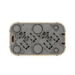 Quteo розетка двойная с заземлением с защитными шторками -16 A- 250 В IP 20 - Дерево