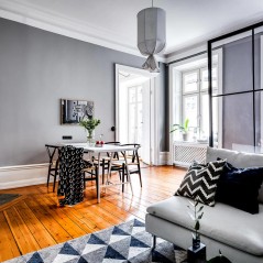 Розетка 1-местная с крышкой с защ. штор (механизм) с/з, 250В, 16А, серия Катрин, GLS16-7112-05, черный