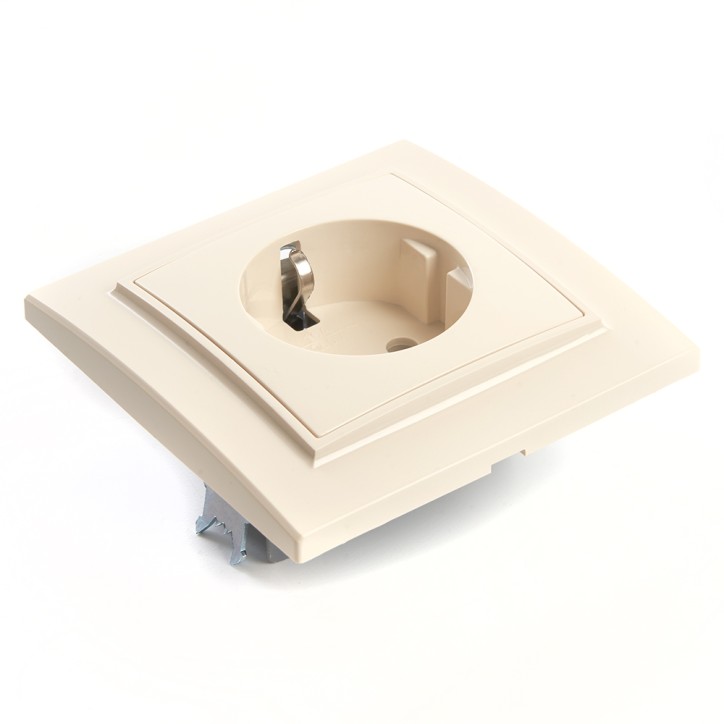 Розетка одноместная с/з,с защитной шторкой,250В, 16А, серия Эрна, слоновая кость Stekker