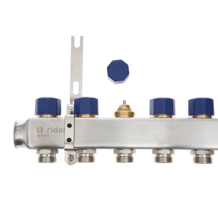 Коллекторная группа SSM-10RF set 10 контуров 1'X3/4' с расходомерами и кронштейнами Коллекторная группа SSM-10RF set 10 контуров 1'X3/4' с расходомерами и кронштейнами
