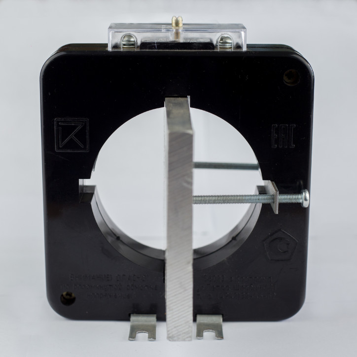 Трансформатор тока измерительный Т-0,66 5 ВА 0,5 1500/5 М (поворотная шина)