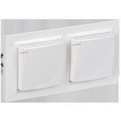 BRITE Комплект 1-местная с заземлением с защитными шторками и крышкой 16А IP44 2 штуки в сборе с двойной рамкой РСбш10-3-44-БрБ 