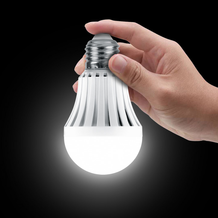 Лампа светодиодная LED 5w аккумуляторная 6500K Е27 постоянная Лампа светодиодная LED 5w аккумуляторная 6500K Е27 постоянная