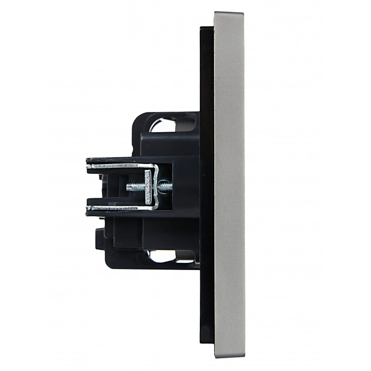 FORTE@PIANO Розетка 1-местная с заземлением без защитных шторок винтовое крепление 16А FP516 сталь IEK FORTE@PIANO Розетка 1-местная с заземлением без защитных шторок винтовое крепление 16А FP516 сталь IEK