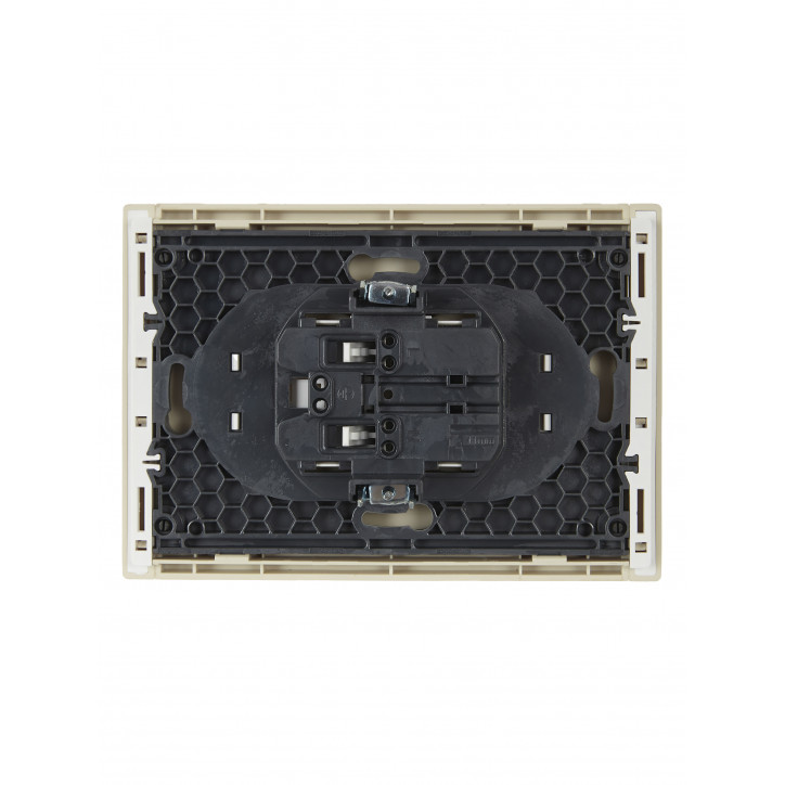 FORTE@PIANO Розетка 2-местная без заземления без защитных шторок безвинтовое крепление 10А FP426 ваниль IEK