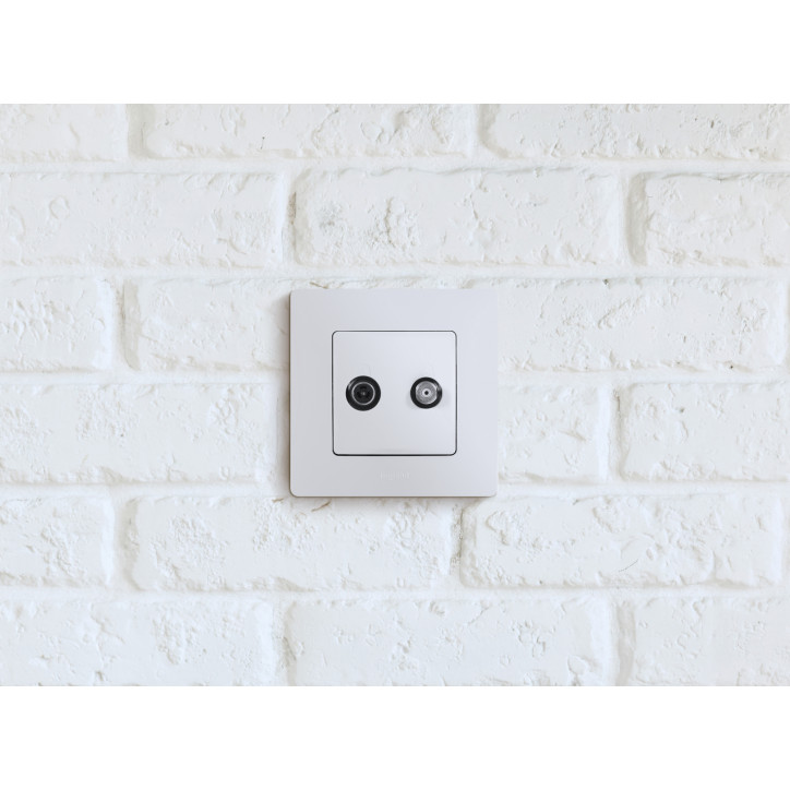 ETIKA Розетка телевизионная TV/SAT двухкабельная белая ETIKA Розетка телевизионная TV/SAT двухкабельная белая