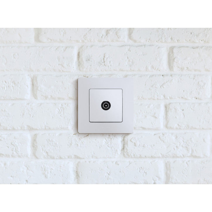 ETIKA Розетка телевизионная TV проходная 15дБ белая ETIKA Розетка телевизионная TV проходная 15дБ белая