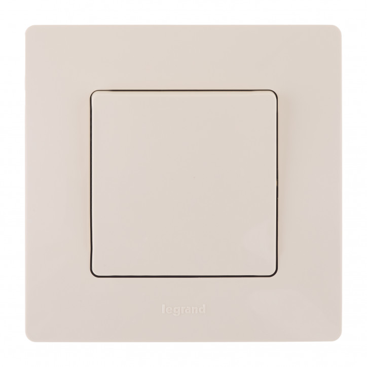 Переключатель одноклавишный IP44 - Legrand Etika - 10А 250В безвинтовые зажимы - слоновая кость Переключатель одноклавишный IP44 - Legrand Etika - 10А 250В безвинтовые зажимы - слоновая кость