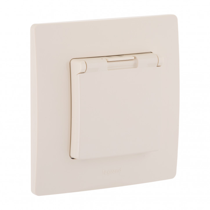 Розетка с заземлением IP44 - Legrand Etika - со шторками с защитной крышкой 16А 250В винтовые зажимы - слоновая кость