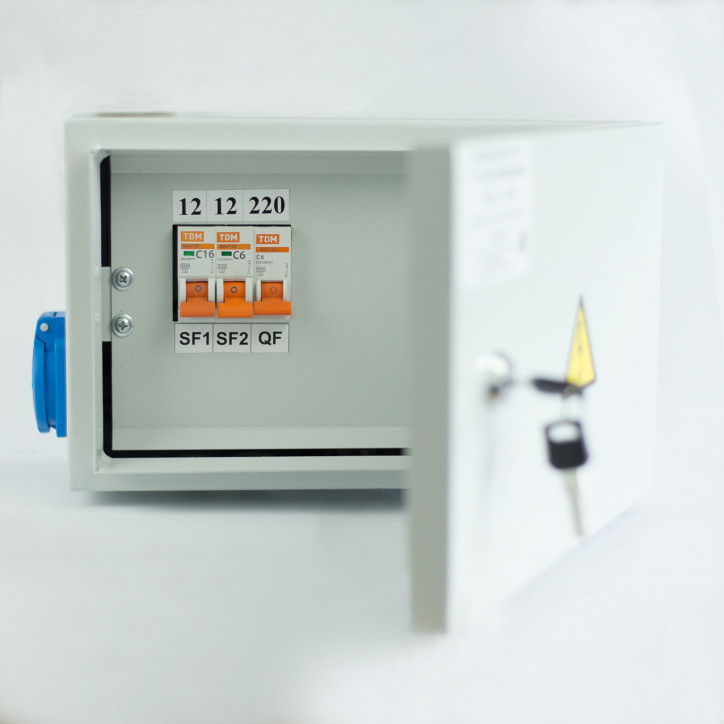 Ящик с понижающим трансформатором ЯТП 0.25 220/36В IP54 с тремя автоматами Ящик с понижающим трансформатором ЯТП 0.25 220/36В IP54 с тремя автоматами