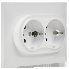 SKANDY Розетка 2-местная с заземлением с защитными шторками 16А в сборе SK-R07W арктический белый IEK