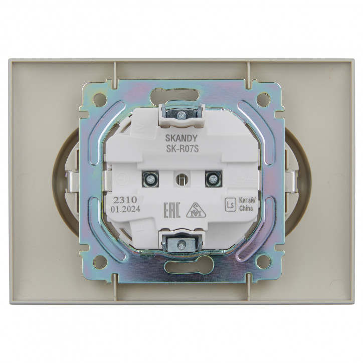 SKANDY Розетка 2-местная с заземлением с защитными шторками 16А в сборе SK-R07S серебряный IEK