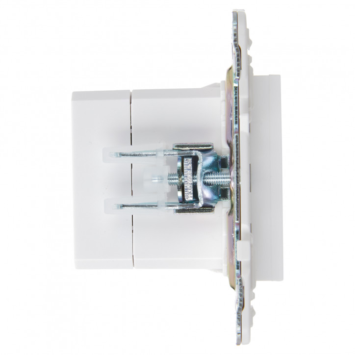 SKANDY Розетка USB A+C 18Вт SK-R13W арктический белый IEK SKANDY Розетка USB A+C 18Вт SK-R13W арктический белый IEK