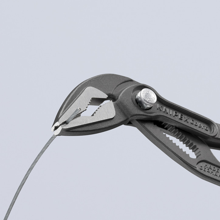 Клещи переставные, тонкие, зев 32 мм, длина 180 мм, фосфатированные, обливные ручки, COBRA ES Клещи переставные, тонкие, зев 32 мм, длина 180 мм, фосфатированные, обливные ручки, COBRA ES