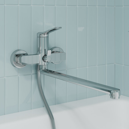 Смеситель для ванны с длинным изливом глянцевый хром Parker