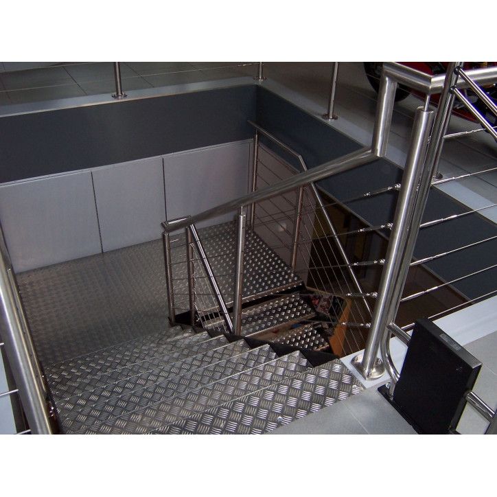 Лист алюминиевый 1.5х600х1200 рифленый Лист алюминиевый 1.5х600х1200 рифленый